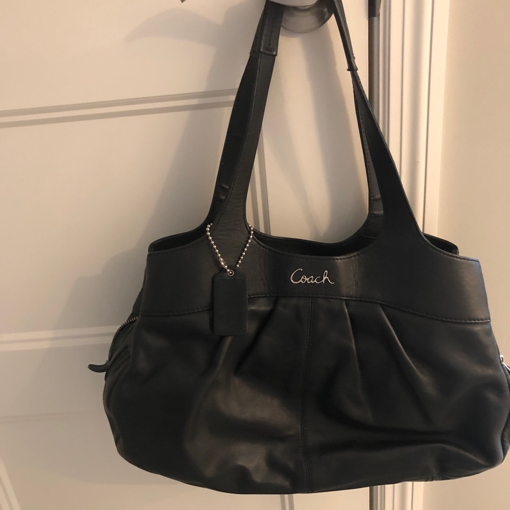 Authentic Coach leather purse. GUC